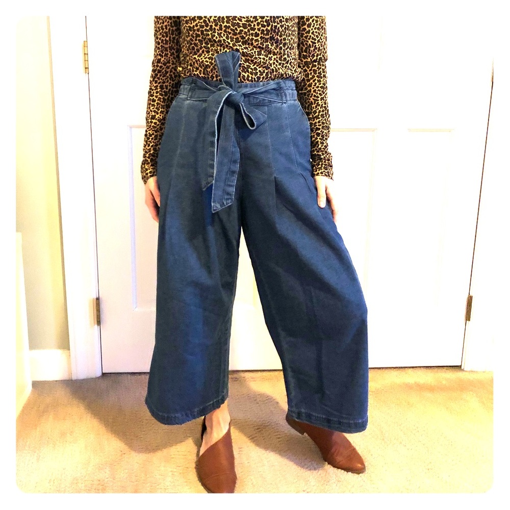 Universal Thread Wide Leg Cropped Jeans